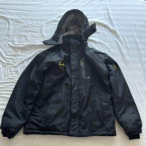 Almost new ski jacket. Wantdo brand, M size, black color